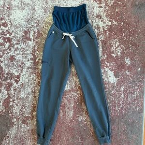 FIGS maternity joggers in dark harbor